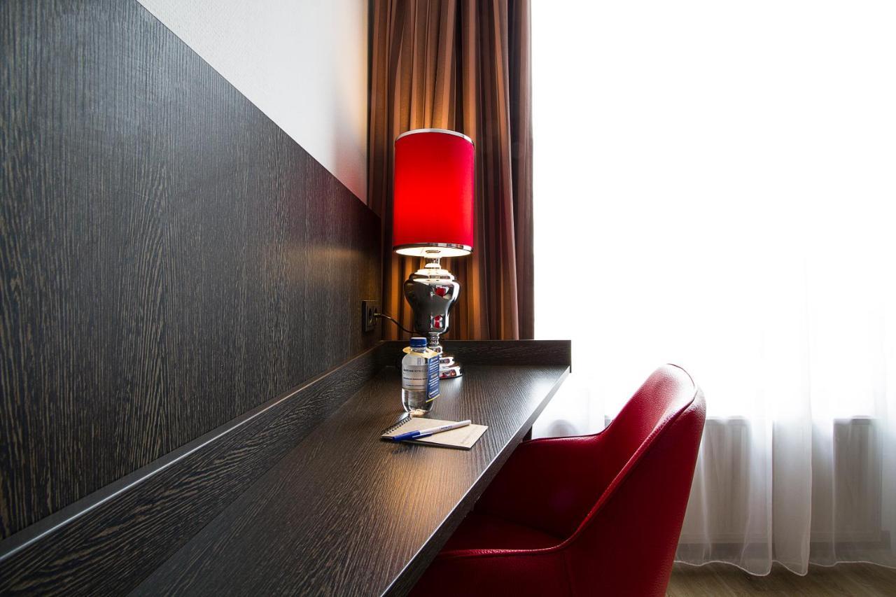 Bastion Hotel Schiphol Хоофддорп Экстерьер фото