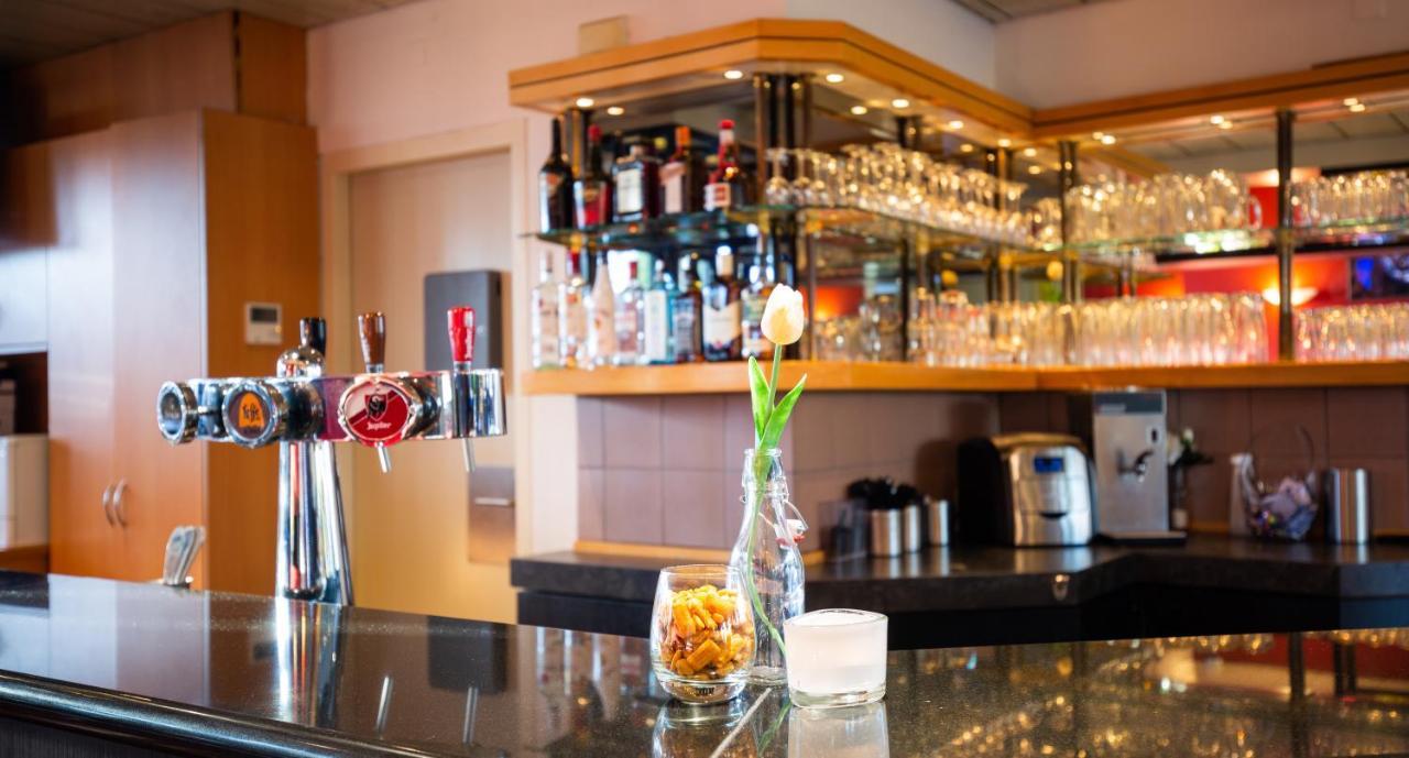 Bastion Hotel Schiphol Хоофддорп Экстерьер фото