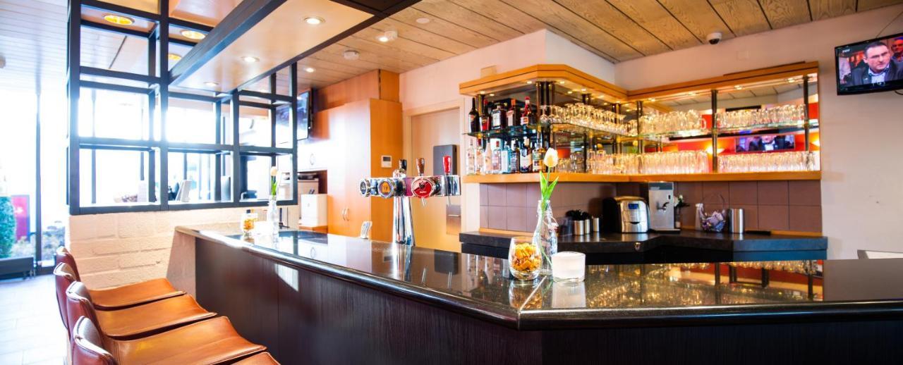 Bastion Hotel Schiphol Хоофддорп Экстерьер фото
