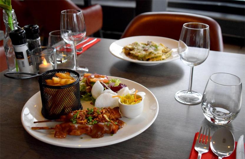 Bastion Hotel Schiphol Хоофддорп Экстерьер фото