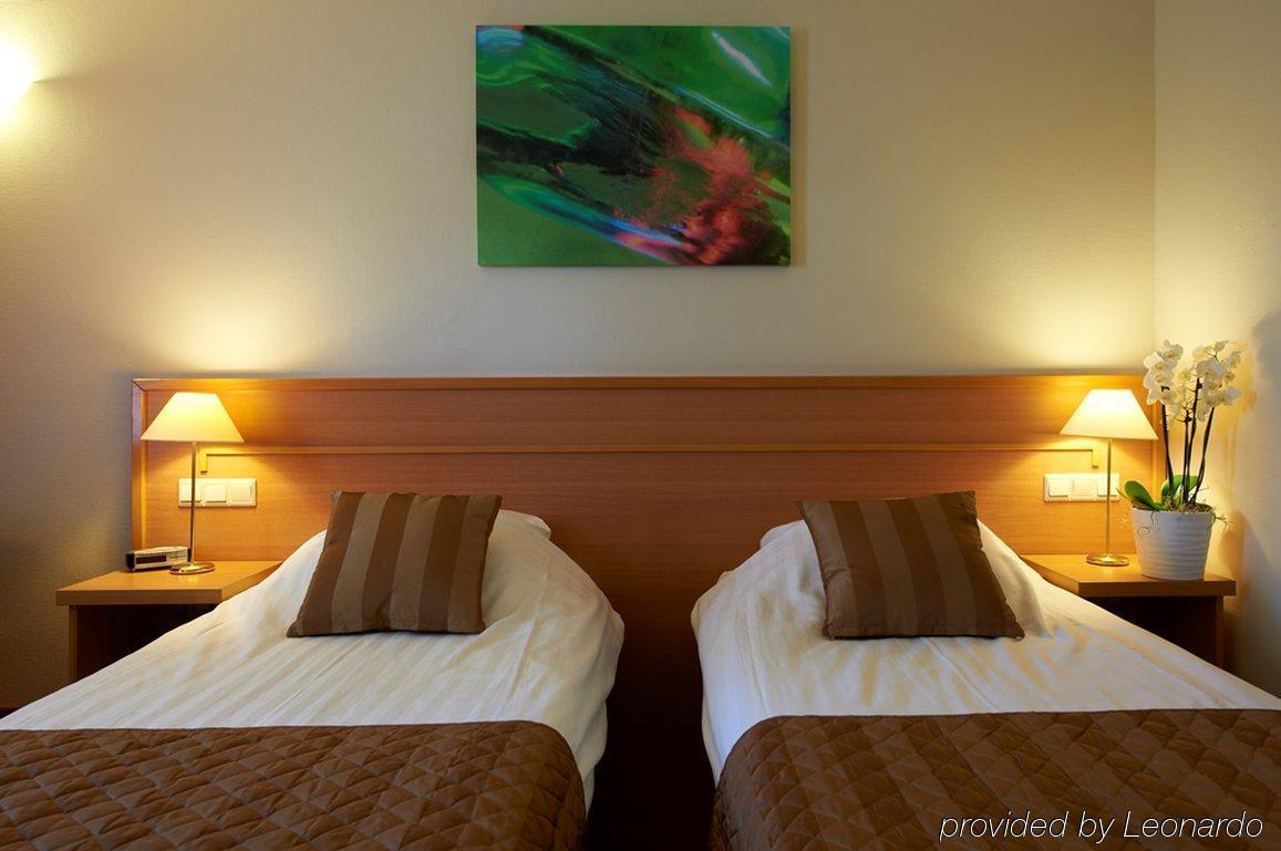 Bastion Hotel Schiphol Хоофддорп Экстерьер фото