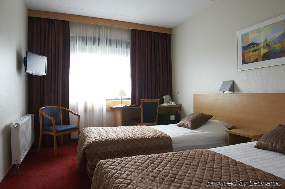 Bastion Hotel Schiphol Хоофддорп Экстерьер фото