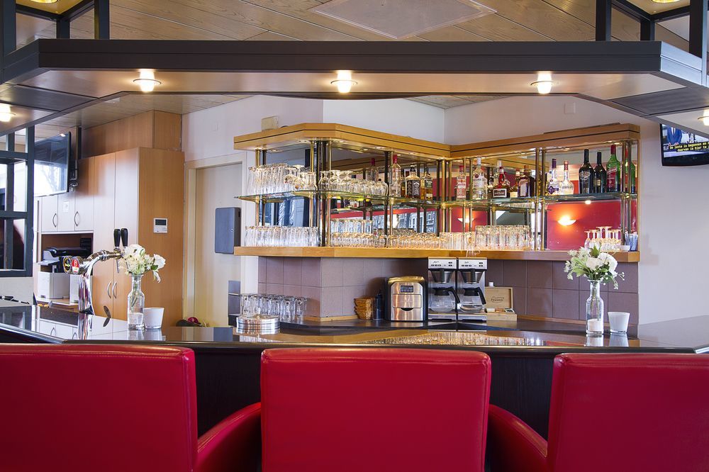 Bastion Hotel Schiphol Хоофддорп Экстерьер фото