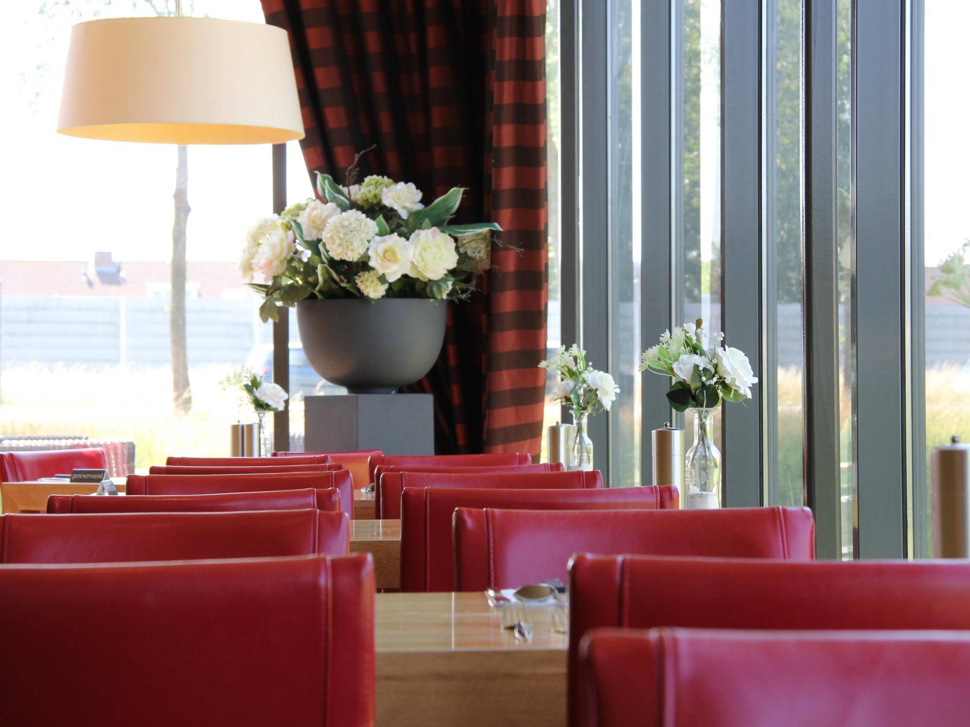 Bastion Hotel Schiphol Хоофддорп Экстерьер фото