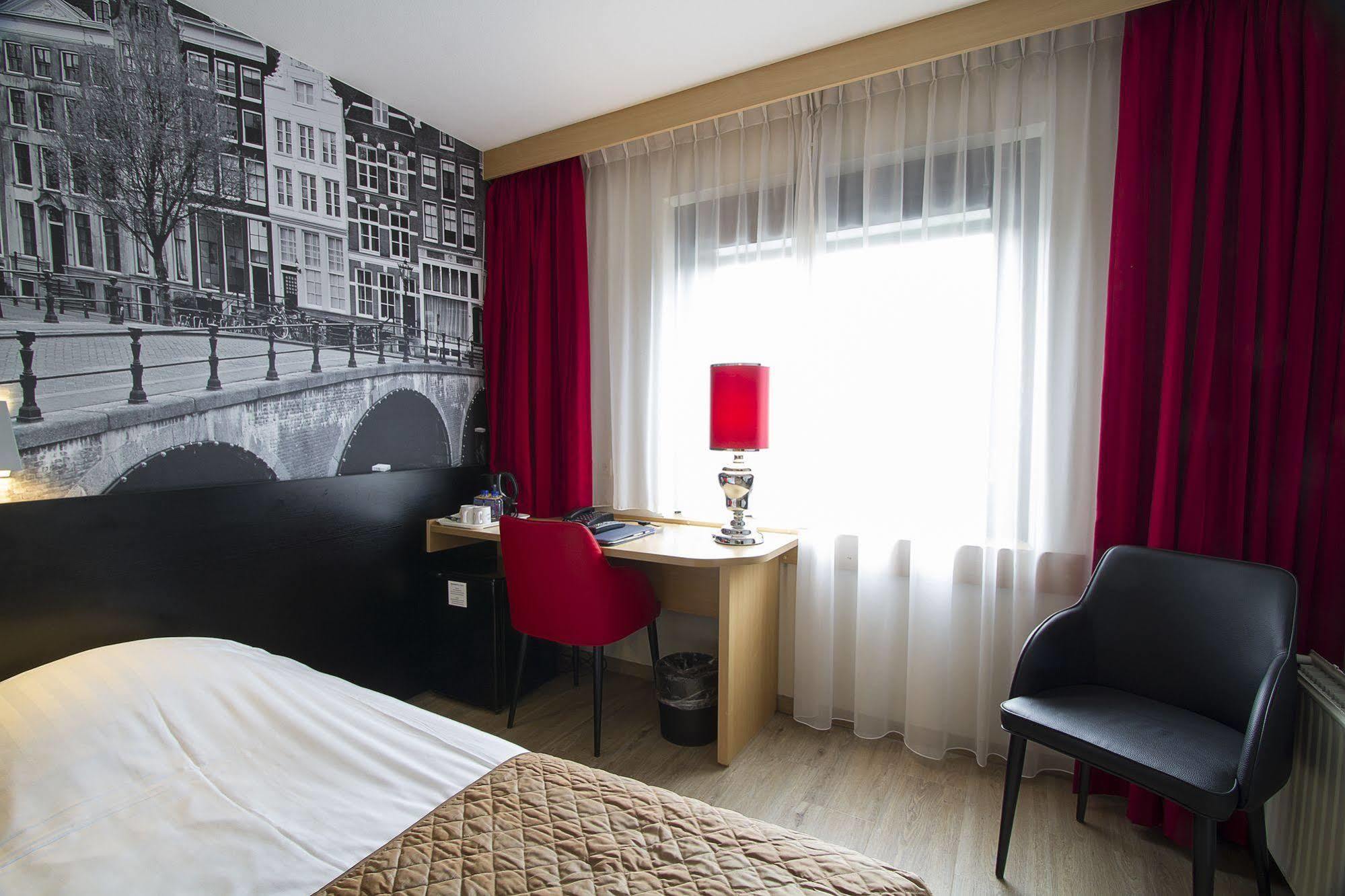 Bastion Hotel Schiphol Хоофддорп Экстерьер фото