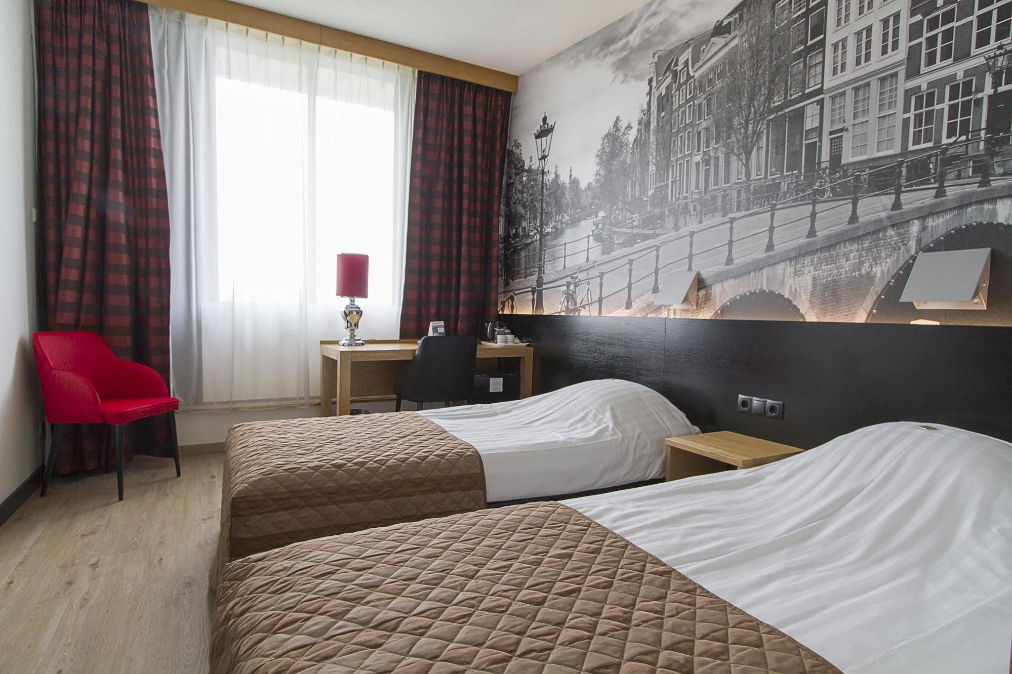 Bastion Hotel Schiphol Хоофддорп Экстерьер фото