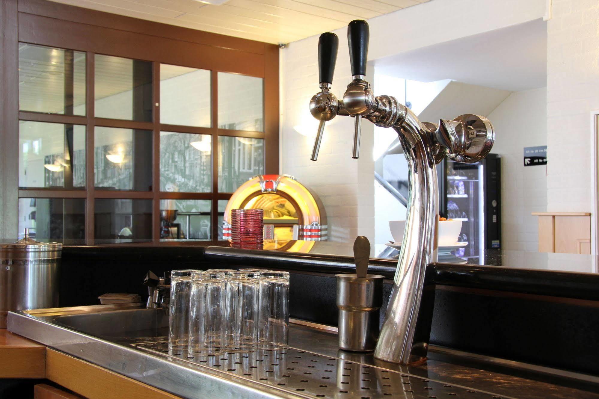 Bastion Hotel Schiphol Хоофддорп Экстерьер фото