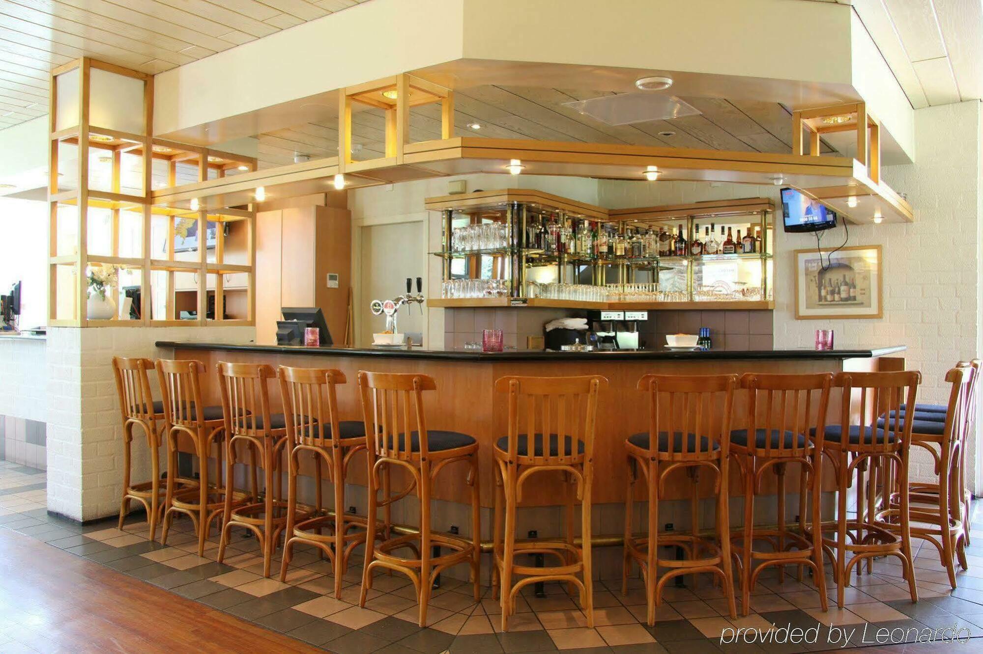 Bastion Hotel Schiphol Хоофддорп Экстерьер фото